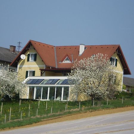 Gaestehaus Haagen Bad Waltersdorf Exterior photo