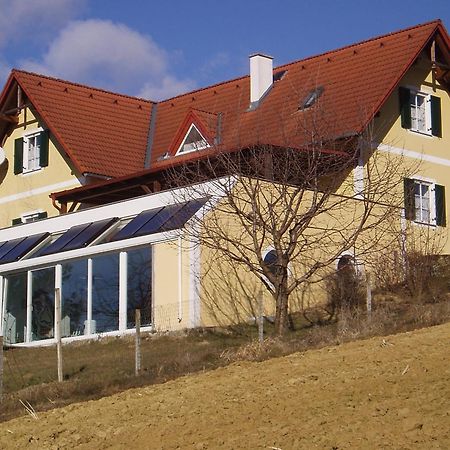 Gaestehaus Haagen Bad Waltersdorf Exterior photo