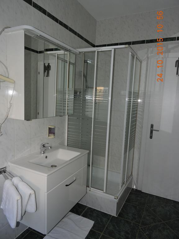 Gaestehaus Haagen Bad Waltersdorf Room photo